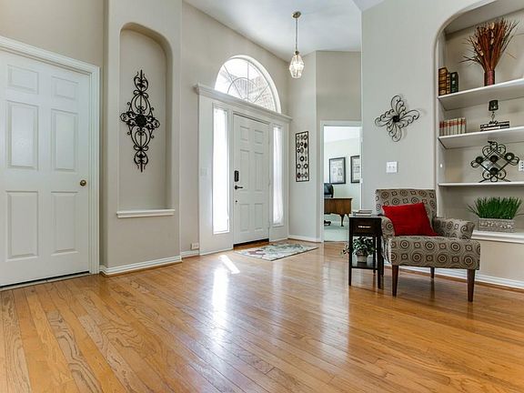 4th image of 18739 Tall Oak Dr