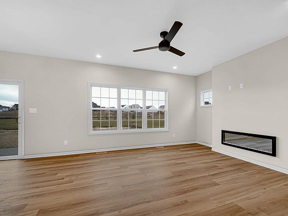 2nd image of 50 Annetto Ct