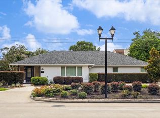 1904 Chimney Rock Rd, Houston, TX 77056