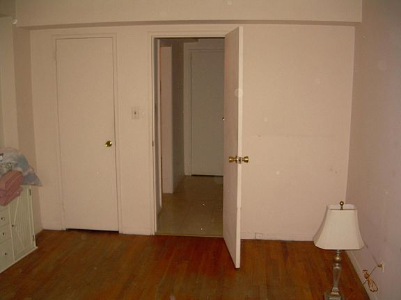 Large Bedroom with Big Closet!