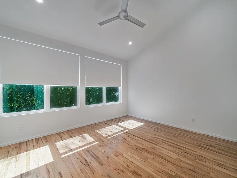 5931 Ross Ave #203 — Photo 14