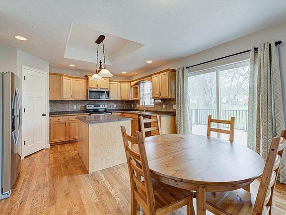5th image of 108 Linn Ct
