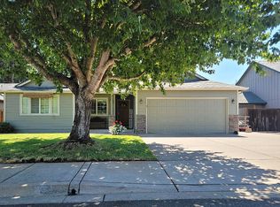 86 Sunday Dr, Creswell, OR 97426