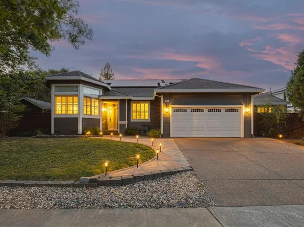 255 Photinia Place, Petaluma, CA 94952