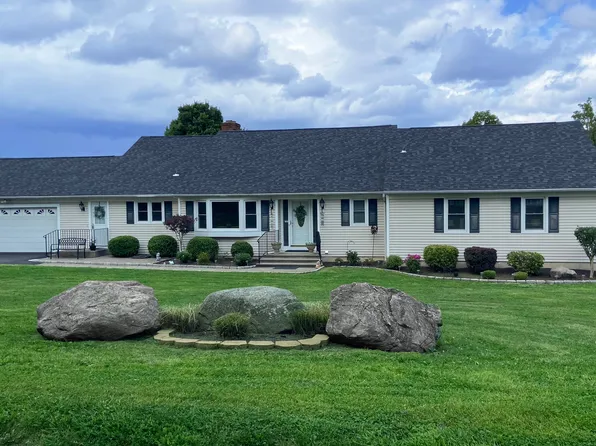5 Topfield Road, Danbury, CT 06811