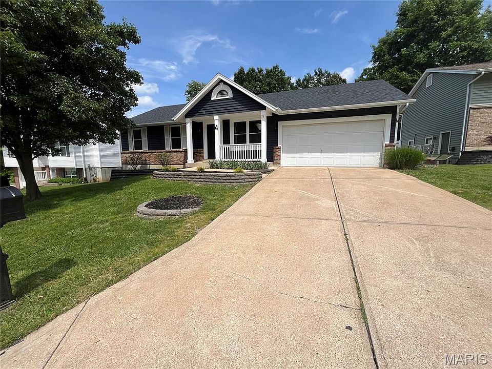 1st image of 4 Marcus Dr