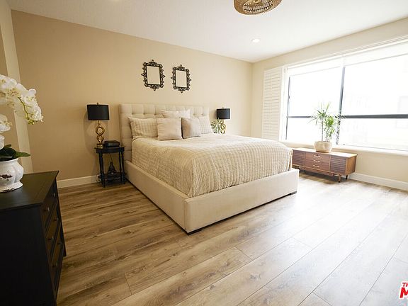 3rd image of 14844 Dickens St APT 108