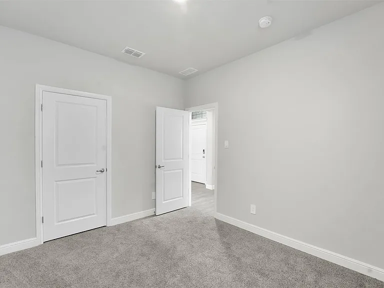 1012 Southwark Dr — Photo 14