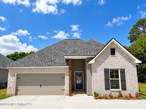 1320 Redfish Dr, Gulfport, MS 39507
