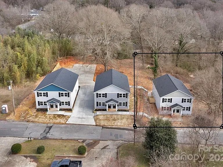 716 Evening Shade Ln #B — Photo 2