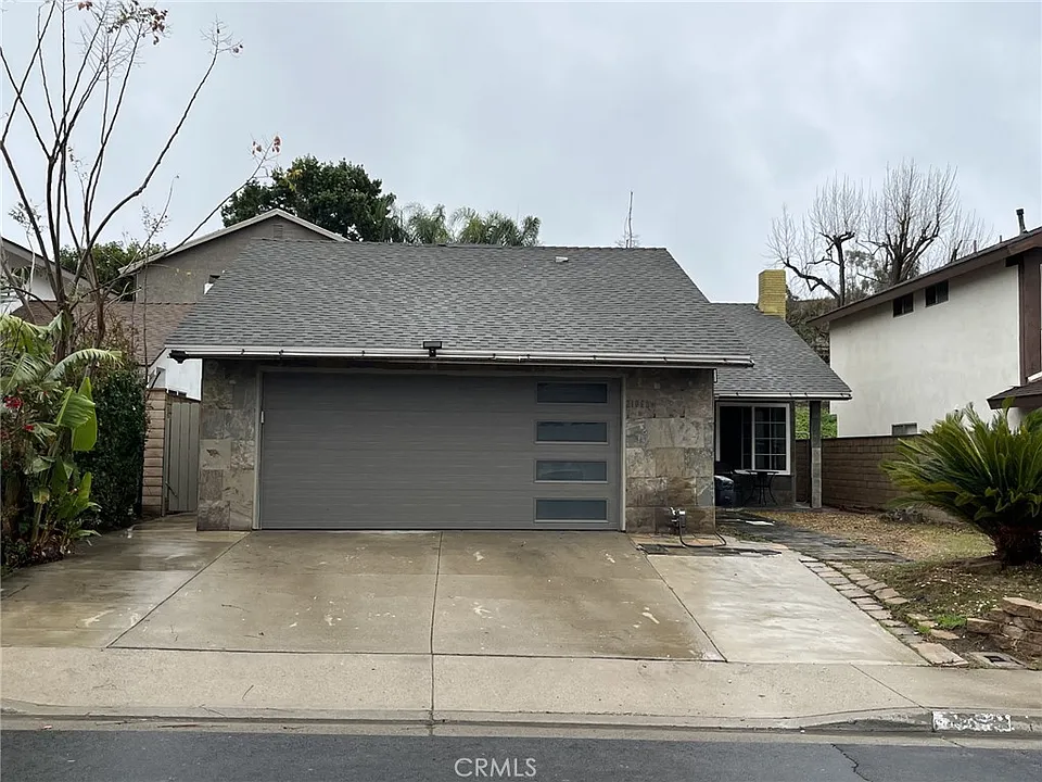 21062 Larchmont Dr