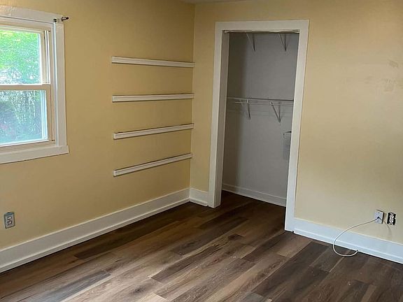 5th image of 425 Henry Street