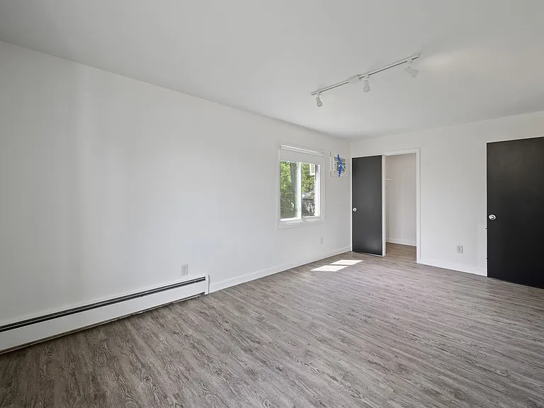 6200 Golden Valley Rd — Photo 14