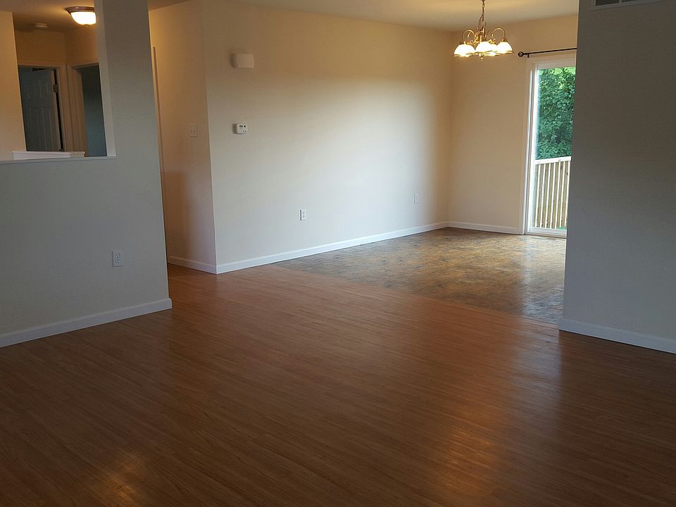 Living Room/Dining