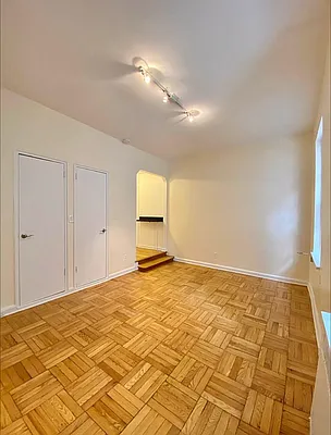 Rented by Waverly Realty Associates | media 3