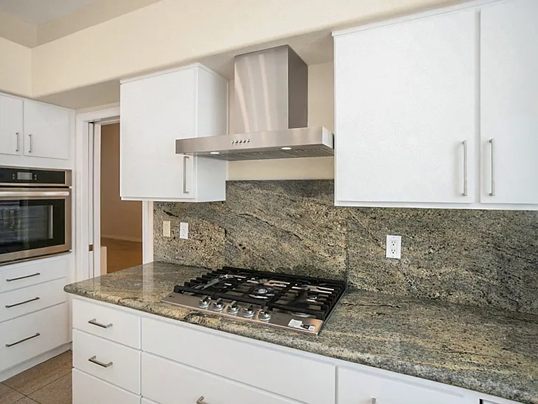 2120 Waterbury Ln — Photo 14