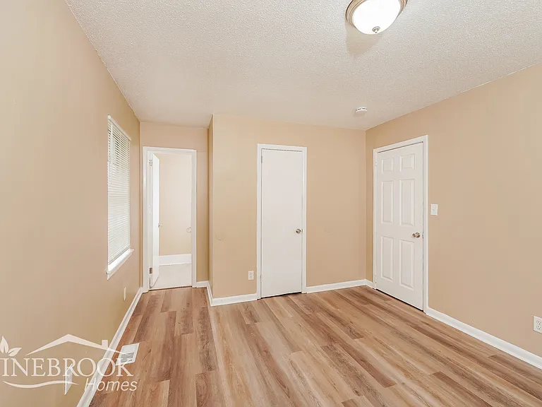 517 Harlem Ave — Photo 8