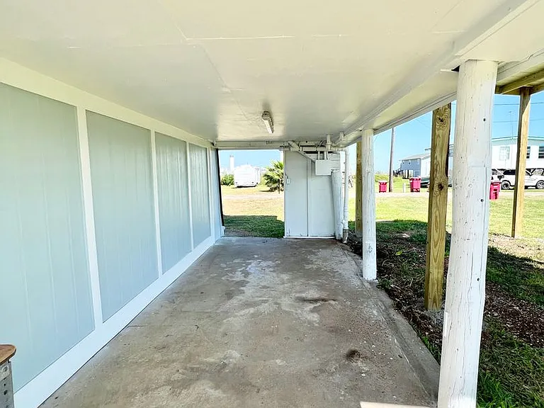 1106 Gulfview Ln — Photo 3