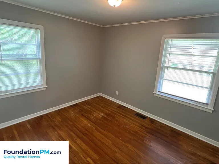2324 Slocum Ave — Photo 11