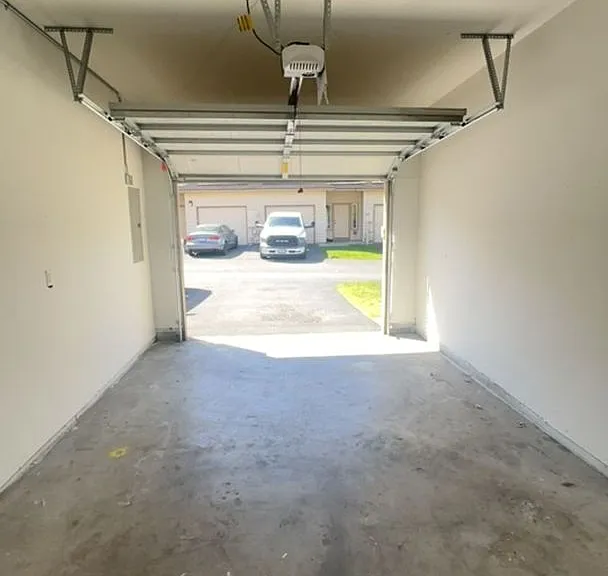 2002 SW Canyon Dr #20 — Photo 17