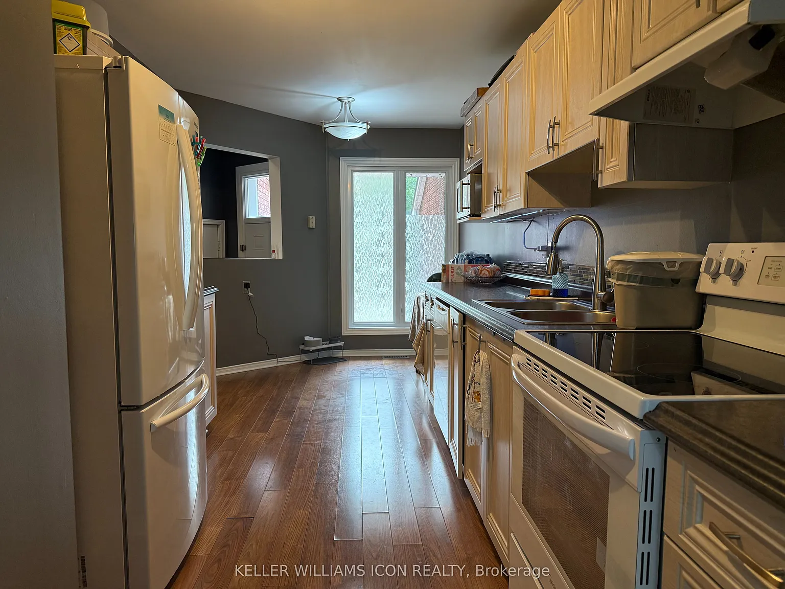 3 bed, $2,750 — Photo 2