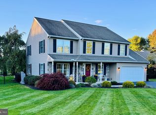 1 Stone Hedge Dr, Lebanon, PA 17042