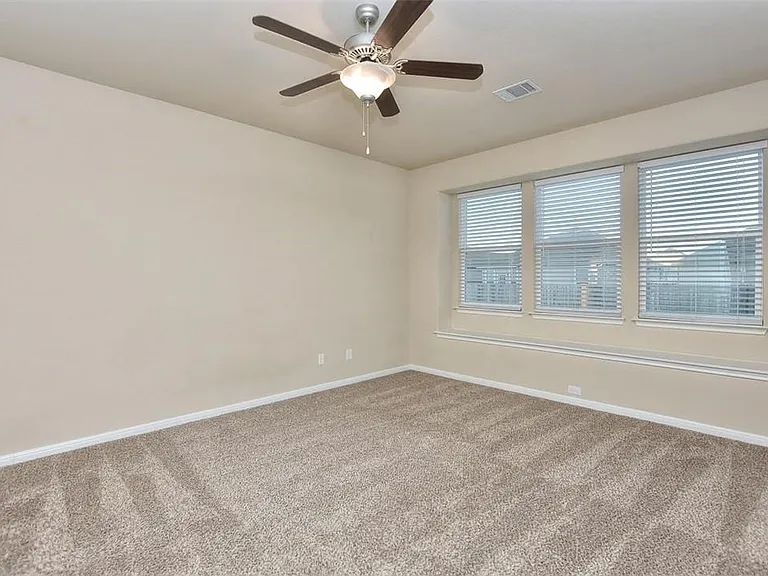 7993 Arezzo Dr — Photo 15