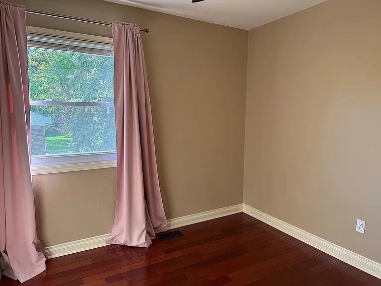 36157 Parklane Cir — Photo 14