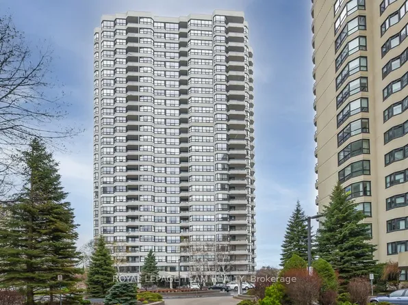 1510 Riverside Dr #2504, Ottawa, ON K1G 4X5