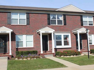 35211 Brittany Dr, New Baltimore, MI, 48047