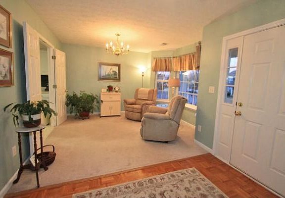 3rd image of 3817 Landridge Dr