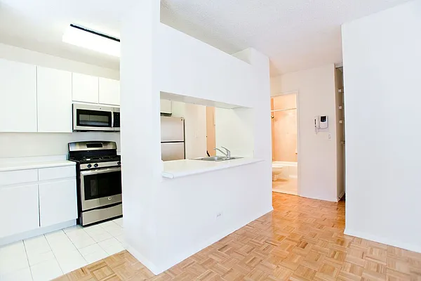 Rented by Royal Operation System | media 34