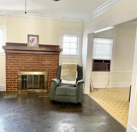 2nd image of 118 Glenwood Ave