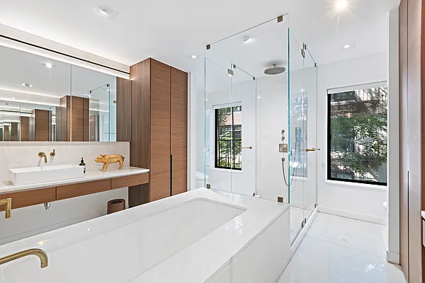 Sold by Compass | media 23