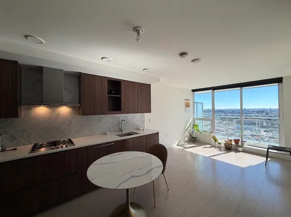 433 SW Marine Dr #19F, Vancouver, BC V5X 0C3