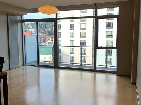 5th image of 1221 SW 10th Ave Unit 909
