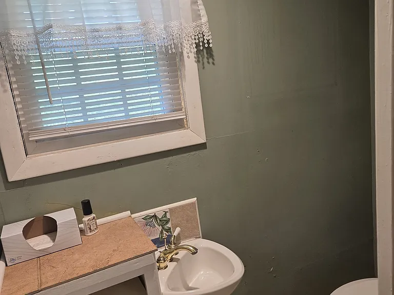 50 Beach Dr — Photo 16