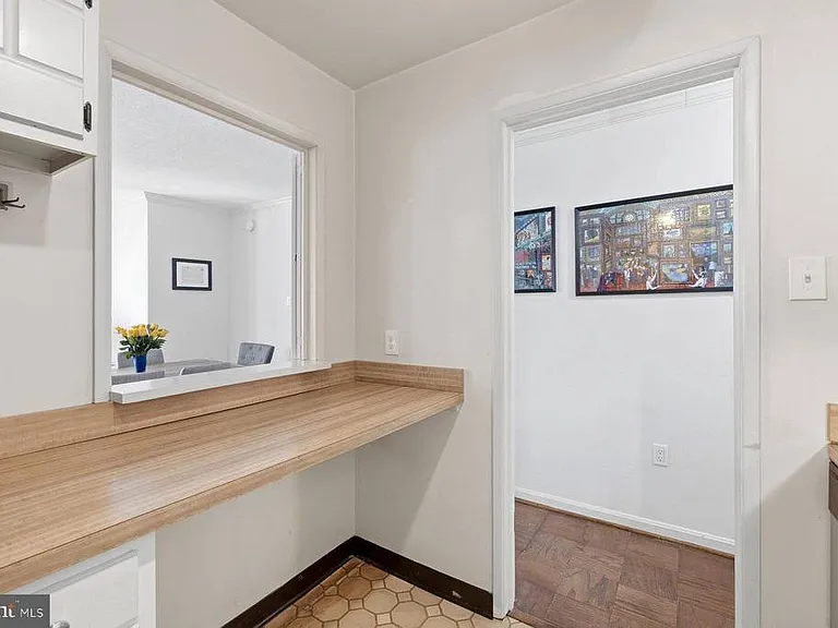 1280 21st St NW #302 — Photo 17