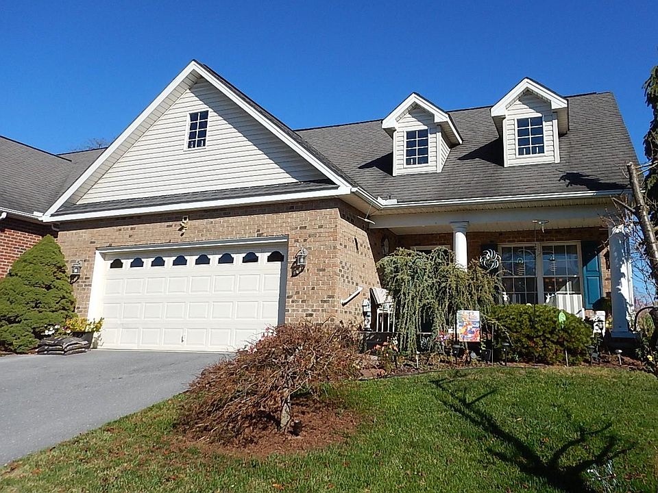 1st image of 401 Hickory Grove Cir