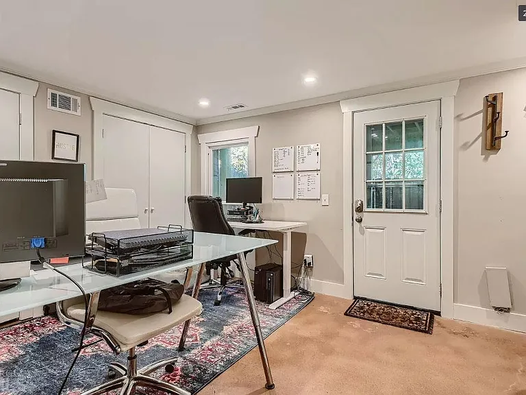 2208 Queen Anne Ct — Photo 12
