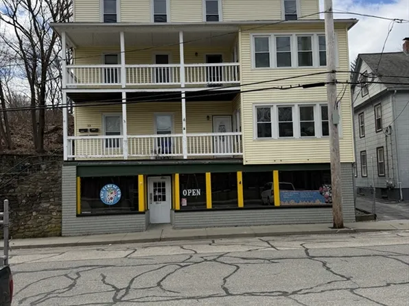 33 Crystal St, Southbridge, MA 01550