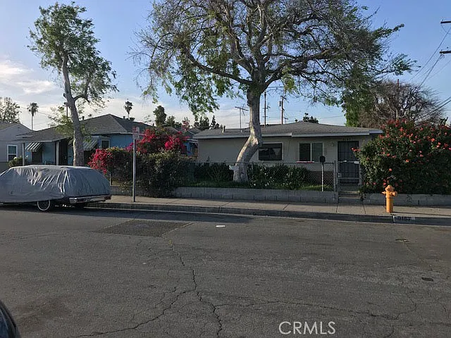 9157 Bentel Ave — Photo 5