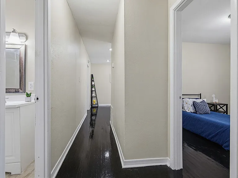 1095 Texas Pkwy — Photo 31