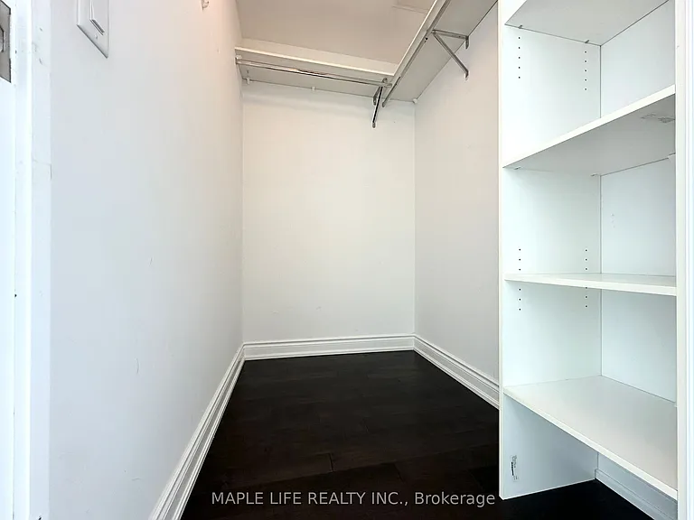 388 Yonge St #6110 — Photo 16