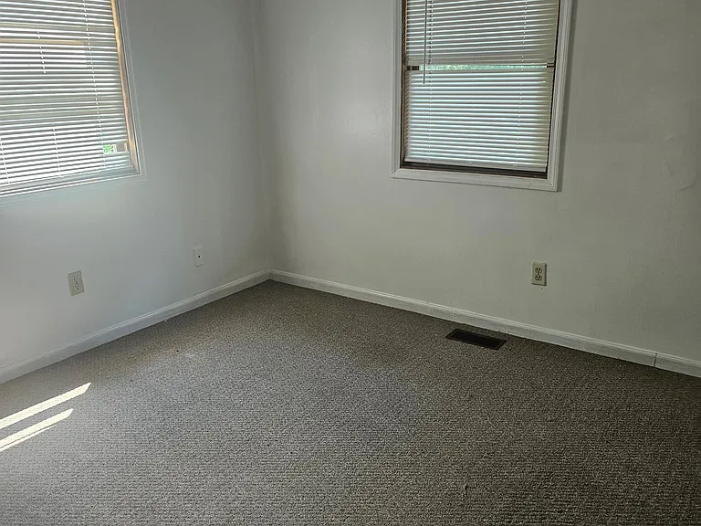 2420 Wadsworth Ave — Photo 9