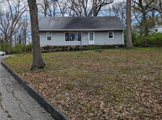 17 Robin Ln, Fenton, MO