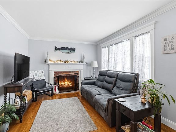 5th image of 15 14th Ave