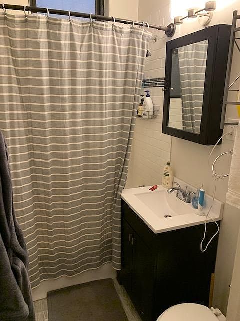 1st image of 3342-45 N Marshfield Ave #105