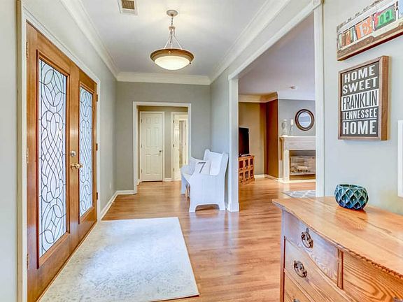 2nd image of 2037 Hawthorn Hill Cv