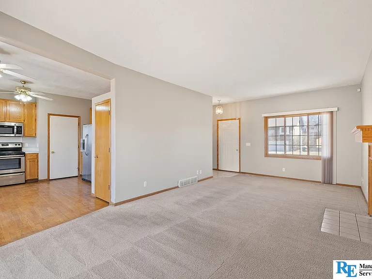 8920 N 81st Ave — Photo 5